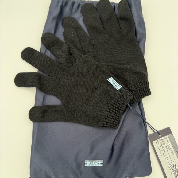 Prada Black Gloves - Picture 1 of 4